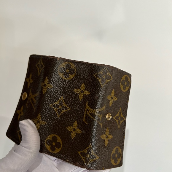 AUTHENTIC LOUIS VUITTON MONOGRAM 4 RING KEY HOLDER WALLET - Picture 6 of 6